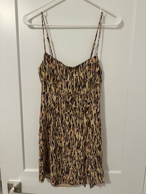 Aritzia Sunday Best Chiara Leopard Mini Dress Side Slit Size XS Women’s